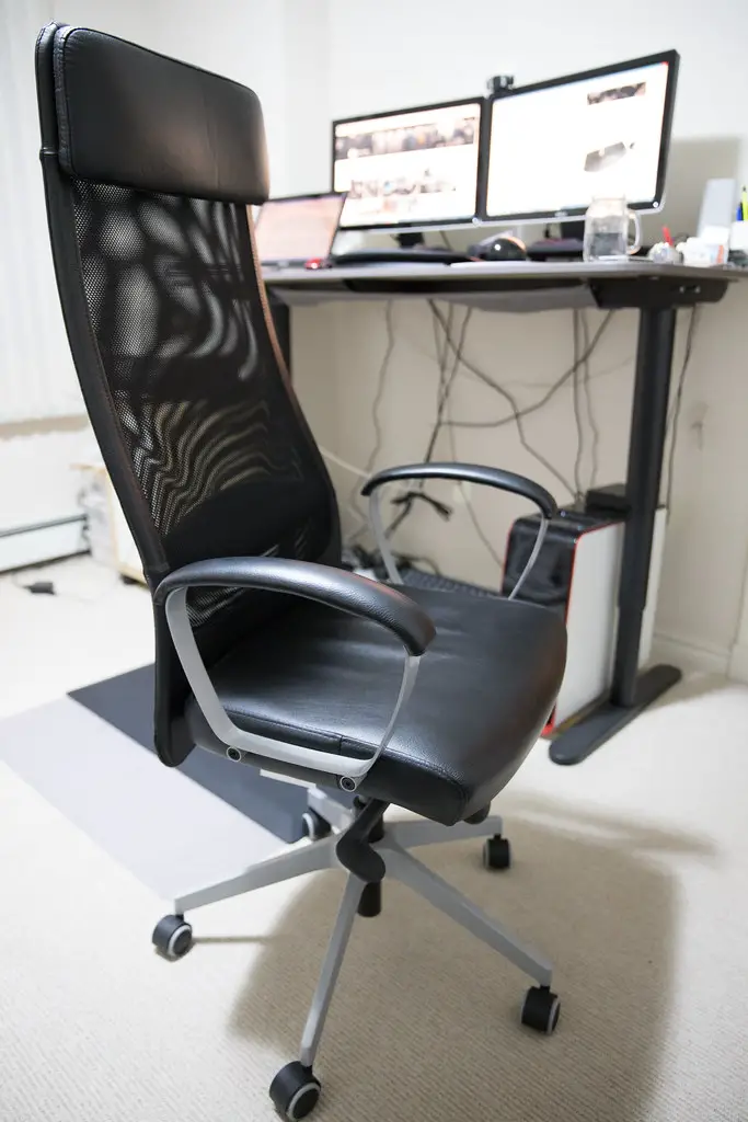 Jak naprawić kółko od krzesła